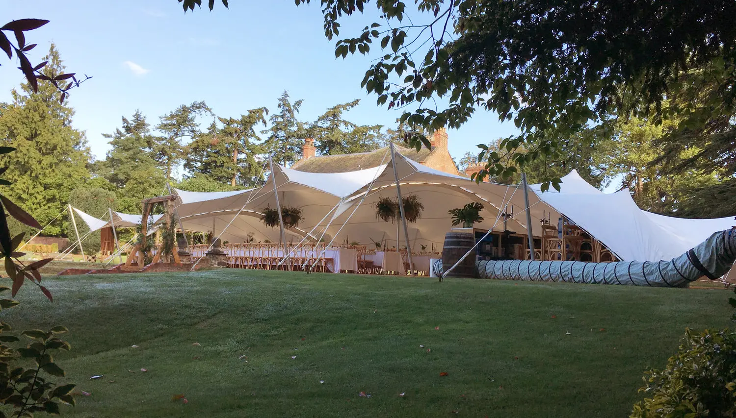Stretch Tent provided by Freestretch